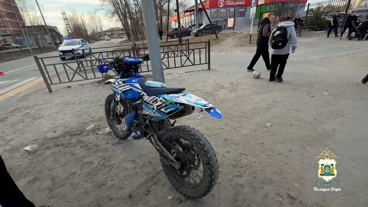 Что произошло.08.05.26. В Сургутском районе 17-летний парень на байке сбил полицейского