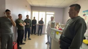 Поздравили наших защитников в госпитале