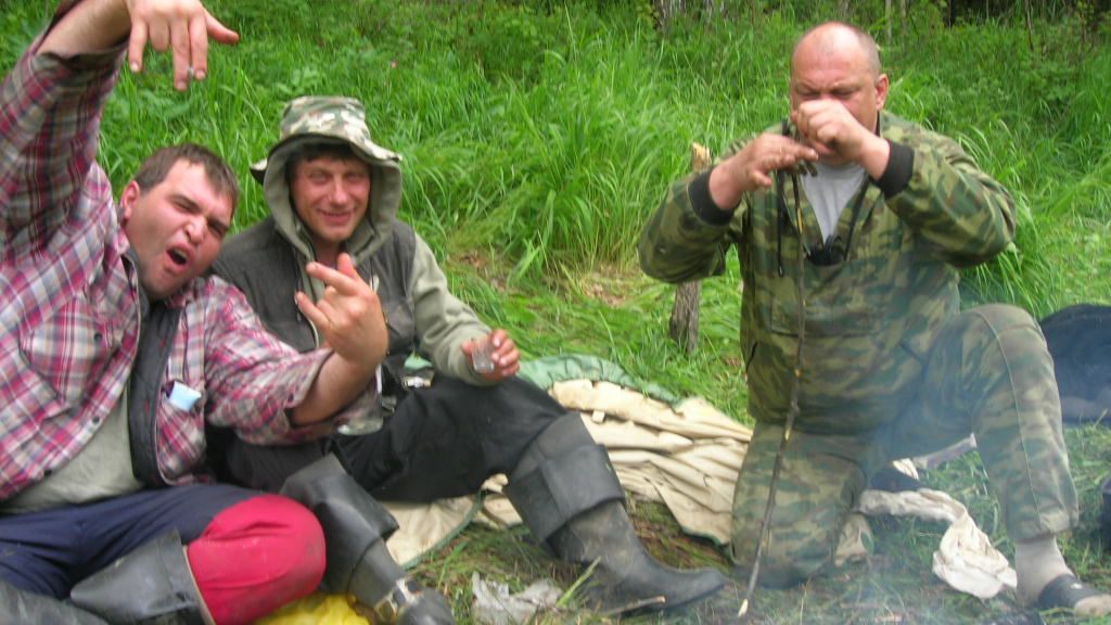 РЫБАКИ НА ПРИВАЛЕ.