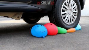 Aplastando Cosas Crujientes y Suaves con el Coche _ Experimento_ Globos de Agua VS Rueda de Coche