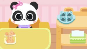 Маленькая панда 🐼 Уход за маленькой пандой.