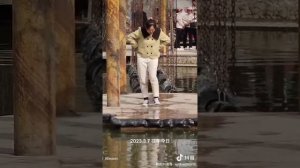 Wetlook. Она так не хотела промокнуть и боролась до конца. Wetlook