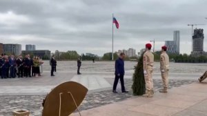 Медведев возложил цветы к Вечному огню у Музея Победы на Поклонной горе в Москве в преддверии 9 Мая