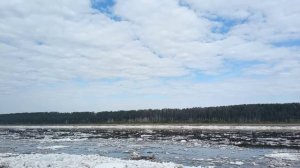 Сегодня река Лена немного успокоилась.