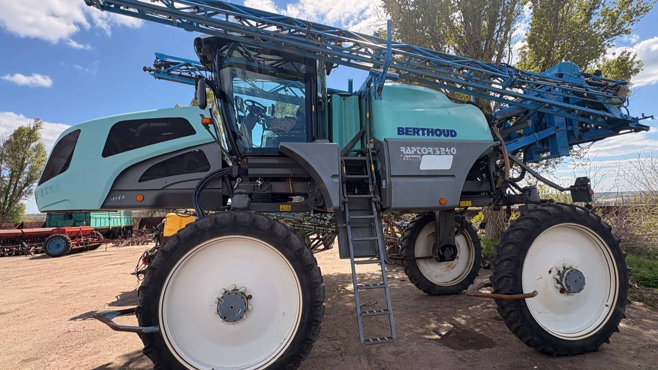 Самоходный опрыскиватель Berthoud RAPTOR 3240 , ДНР №1532