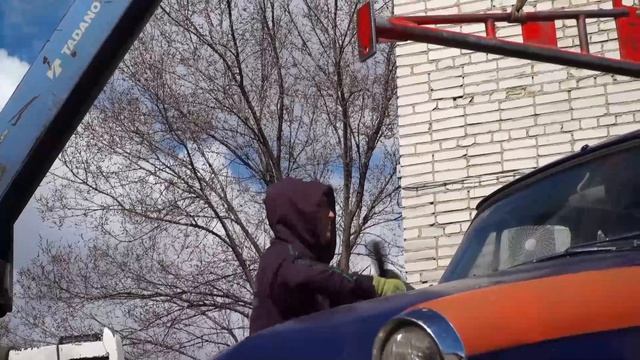 (8.05.2026) Ретро-автомобиль “Волга”, украшавший территорию отдела ГАИ , отправился на реставрацию