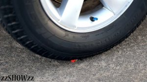 Aplastando Cosas Crujientes! Bolas Gigantes VS Rueda de Coche