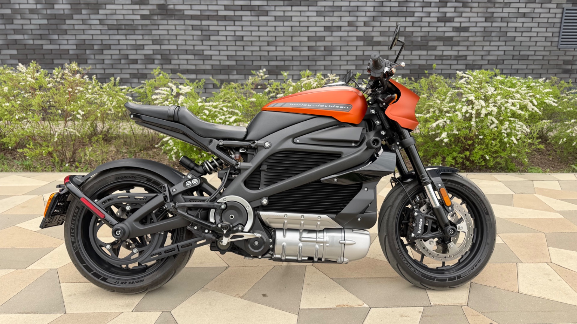 Harley-Davidson LiveWire 2019 смотреть онлайн