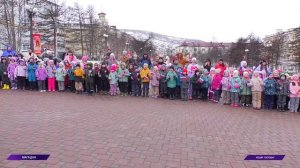 Магаданские детсадовцы и их воспитатели исполнили песню «Катюша» в честь наступающего Дня Победы