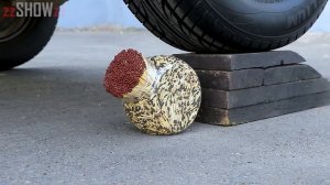 Aplastando Cosas Crujientes con el Coche _ Experimento_ Rueda de Coche VS Fósforos