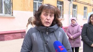 Здание 1955 года постройки на улице Бурденко в Нижнем Новгороде разрушается буквально на глазах