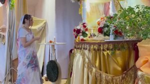 Гаура арати на «Киртан-меле» в честь празднования дня рождения матушки Гаурачандрики