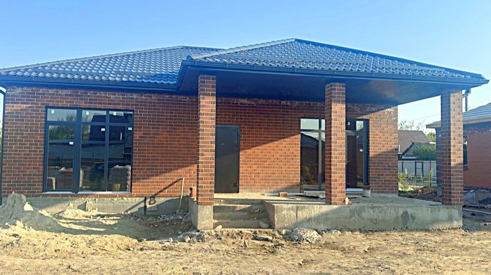 Шикарный новый дом баварской кладки 137кв.м. 5,5 соток 3 комнаты терраса. Краснодарский край Армавир