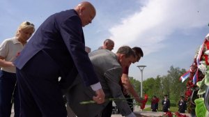 В Челябинске прошёл митинг у монумента героям правопорядка