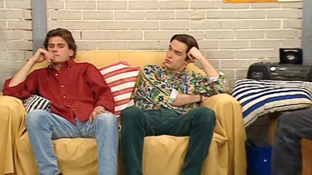 Элен и ребята 273 серия «Девушка у ребят» (сериал, 1992)