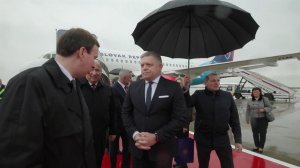 В преддверии 9 мая премьер-министр Словакии Роберт Фицо прилетел в Москву.