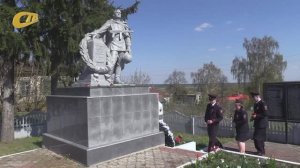 ПОЛИЦЕЙСКИЕ ЖЕЛЕЗНОГОРСКА И ПРЕДСТАВИТЕЛИ СОВЕТА ВЕТЕРАНОВ ВОЗЛОЖИЛИ ЦВЕТЫ К ПАМЯТНИКУ ГЕРОЯМ ВОВ