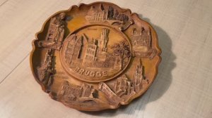 Резная деревянная декоративная тарелка-панно Brugge / Брюгге, Бельгия, 23,5 см, винтаж 1990-е