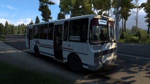 На трассе автобус Паз