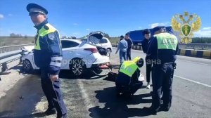 В ДТП на трассе М-12 в Татарстане погибла женщина, пострадали семеро, включая детей