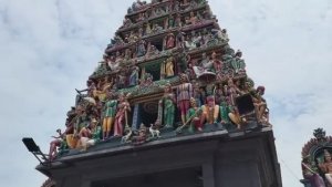 Беженец🇸🇬Сингапур. БЕЗУМНО ДОРОГОЙ ГОРОД. КРУТЫЕ ТАЧКИ, ЗНАМЕНИТЫЙ РЫНОК MAXWELL И SEVEN ELEVEN