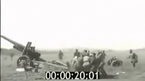 Красноармейцы получают известие о победе.
