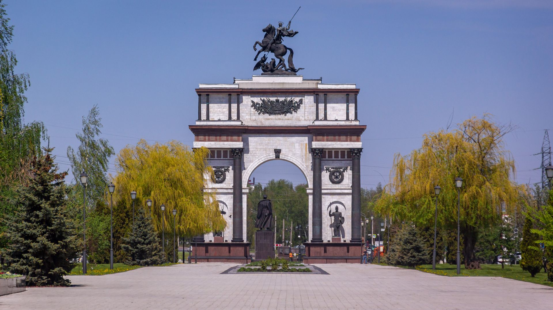 Парк Патриот. Триумфальная арка. Курск. смотреть онлайн