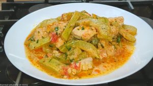 Кабачки с курицей в сметанно-сырном соусе.