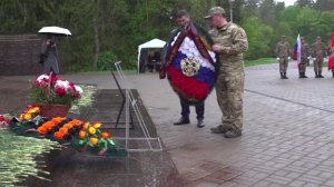 В Брянске ЛДПР почтила память героев 9 Мая