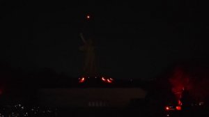 Световая и лазерная инсталляция Свет Великой Победы в Волгограде на День Победы 2026