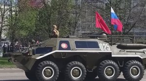 9 МАЯ 2026.ТОРЖЕСТВЕННОЕ ПРОХОЖДЕНИЕ ПАРАДНЫХ РАСЧЁТОВ МЕХАНИЗИРОВАННОЙ КОЛОННЫ. НОВОКУЗНЕЦК