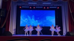 НА ВЕСЕННЕЙ ПОЛЯНКЕ