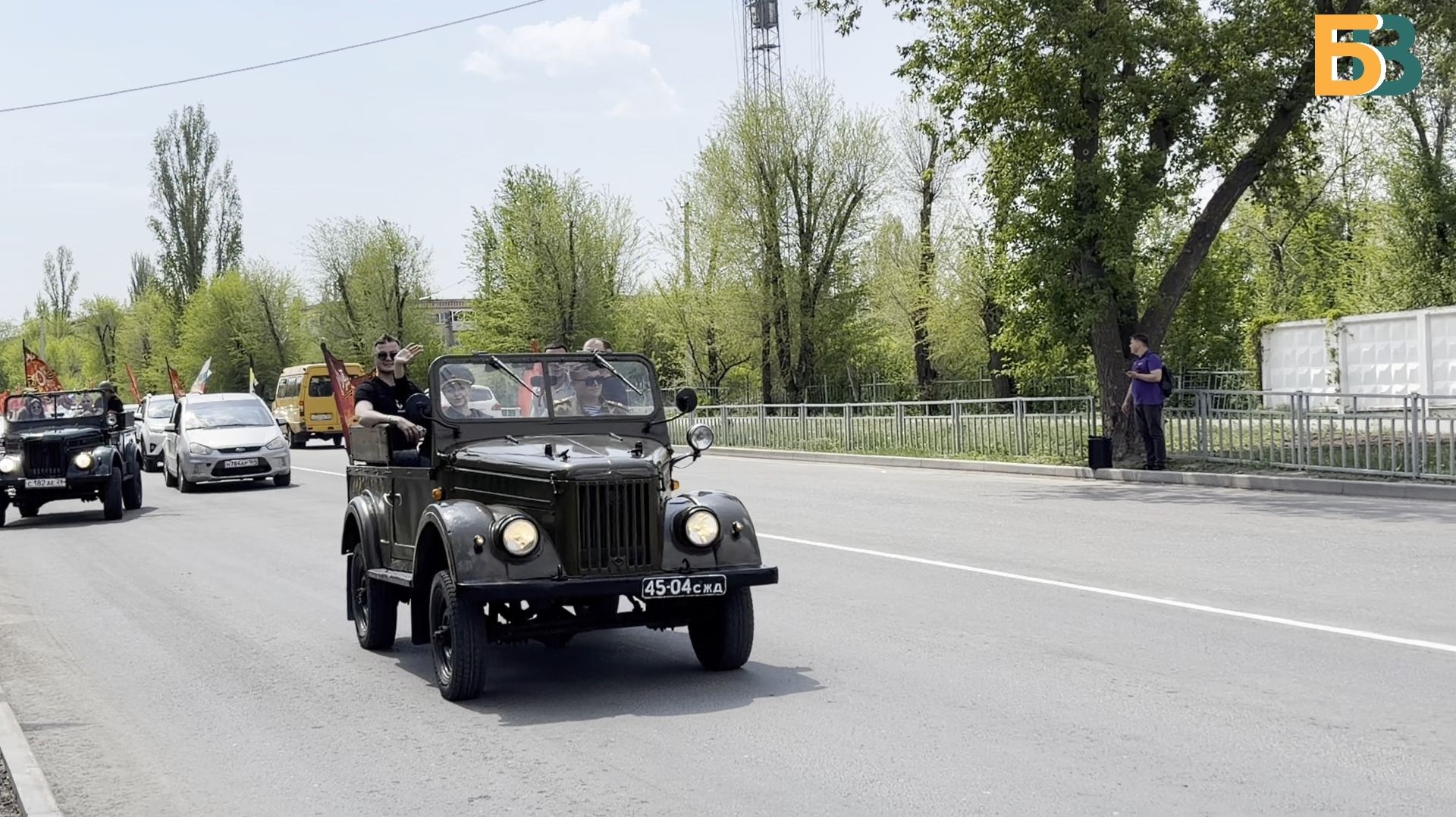 В Балакове в честь Дня Победы прошёл автопробег