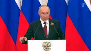 Финальный вопрос, который задали журналисты Владимиру Путину, касался темы исторической памяти.
