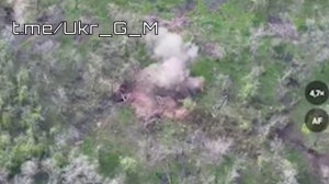 📹Кадры снятые до объявления перемирия
🇷🇺💥🎮Артиллеристы и дроноводы 3-го АК на Краматорско…🔽