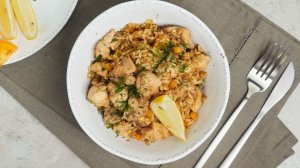 Жареный рис с курицей