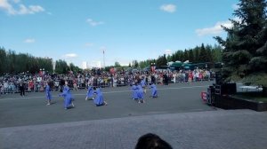 Танец-то может и красивый, но суть праздника 9 Мая постепенно выхолащивается. Становится обычным
