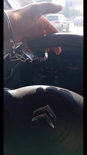 Так себе лайфхак, могут и руку отрубить.