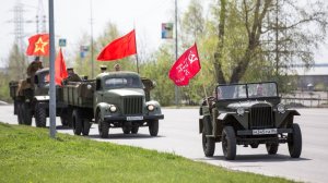 Праздник в каждый дом - по улицам Сургута прошла акция «Знамя Победы»