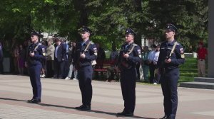 К подножию памятника в  Парке 30-летия Победы в Армавире  возложили венки