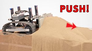 Новый грузовик Lego Technic 10 на песке на максимальной скорости