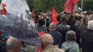 В День Победы в болгарской Софии возложили цветы к памятнику — братской могиле 153 советских воинов.