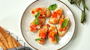 Багет с начинкой из маринованных овощей