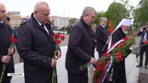 В Брянске 9 мая возложили цветы к стеле «Город воинской славы»