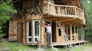 Один в лесу построил двухэтажную хижину с нуля. Полный процесс строительства