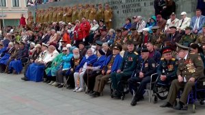 Военный парад начинается в Екатеринбурге - городе трудовой доблести.