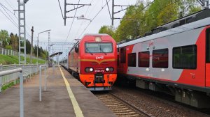 ЭП2К-176 проследует станцию Сенеж