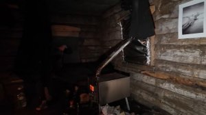 Ночевка в ожидании зверья - восстанавливаем избу на заброшенном кордоне
