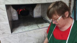 Топлю печь ,готовлю обед ,не мой день.