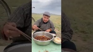 Первобытная жизнь монголов на открытом воздухе на пастбищах! #еда #приготовление пищи #монголия